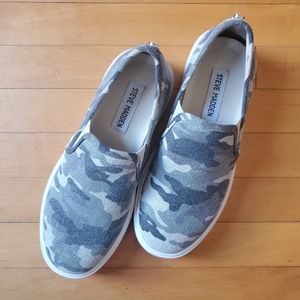 Steve Madden canvas slip on camouflage rogue *NEW* 6